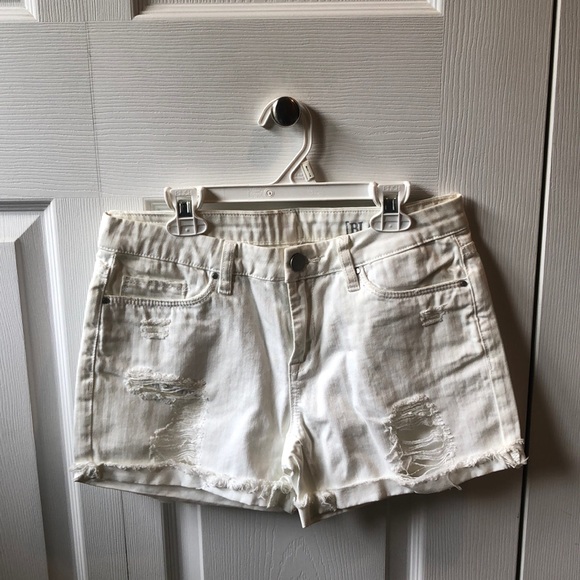 Blank NYC Pants - Blank NYC white jean shorts